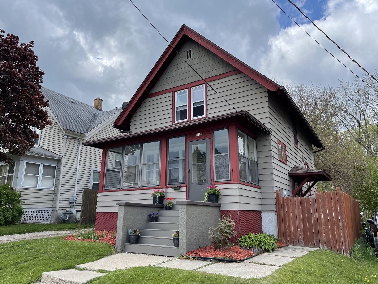 Property Photo: 1438 Barton Ave WI 53090