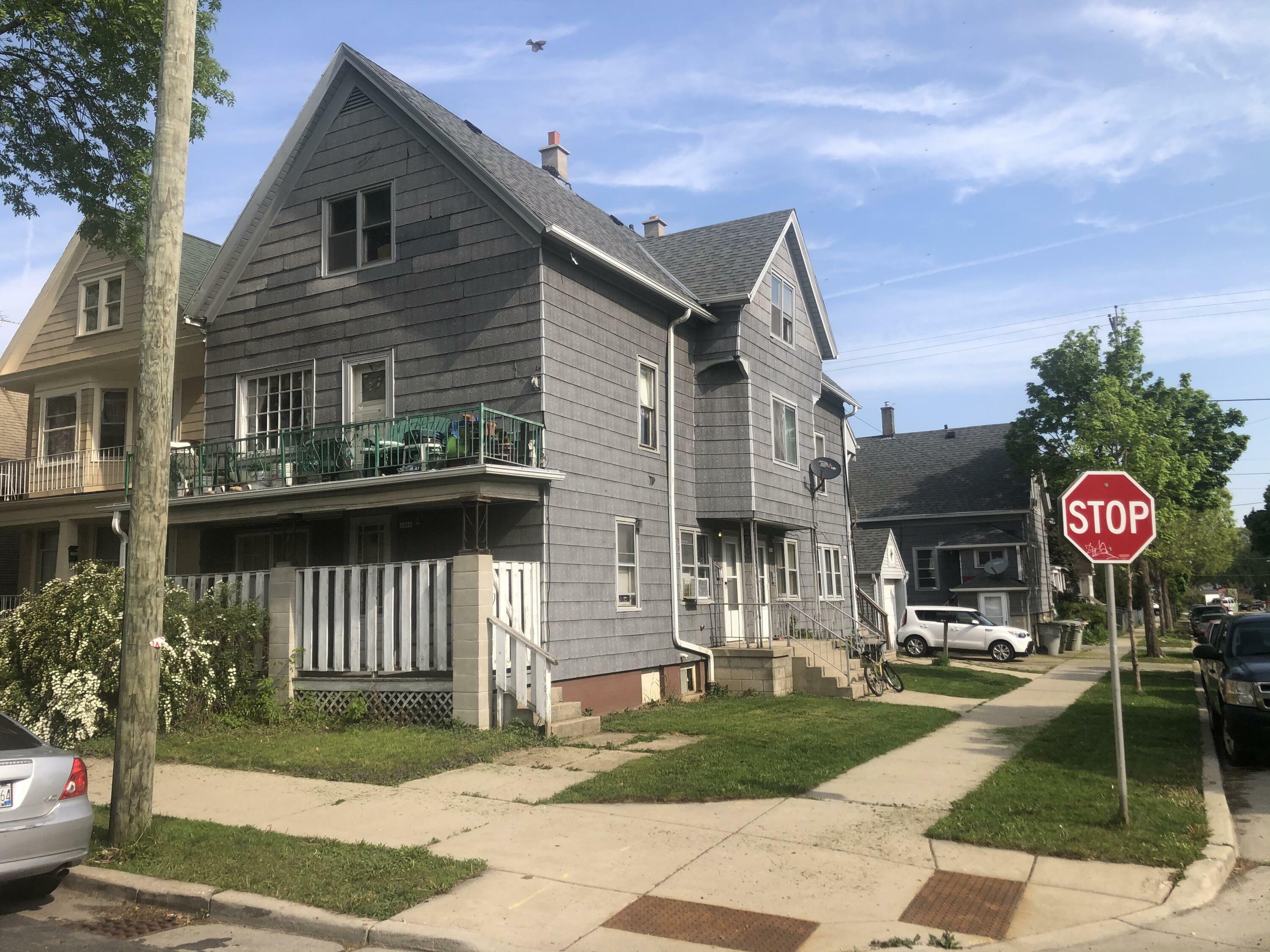 Property Photo: 1400 W Hayes Ave WI 53215