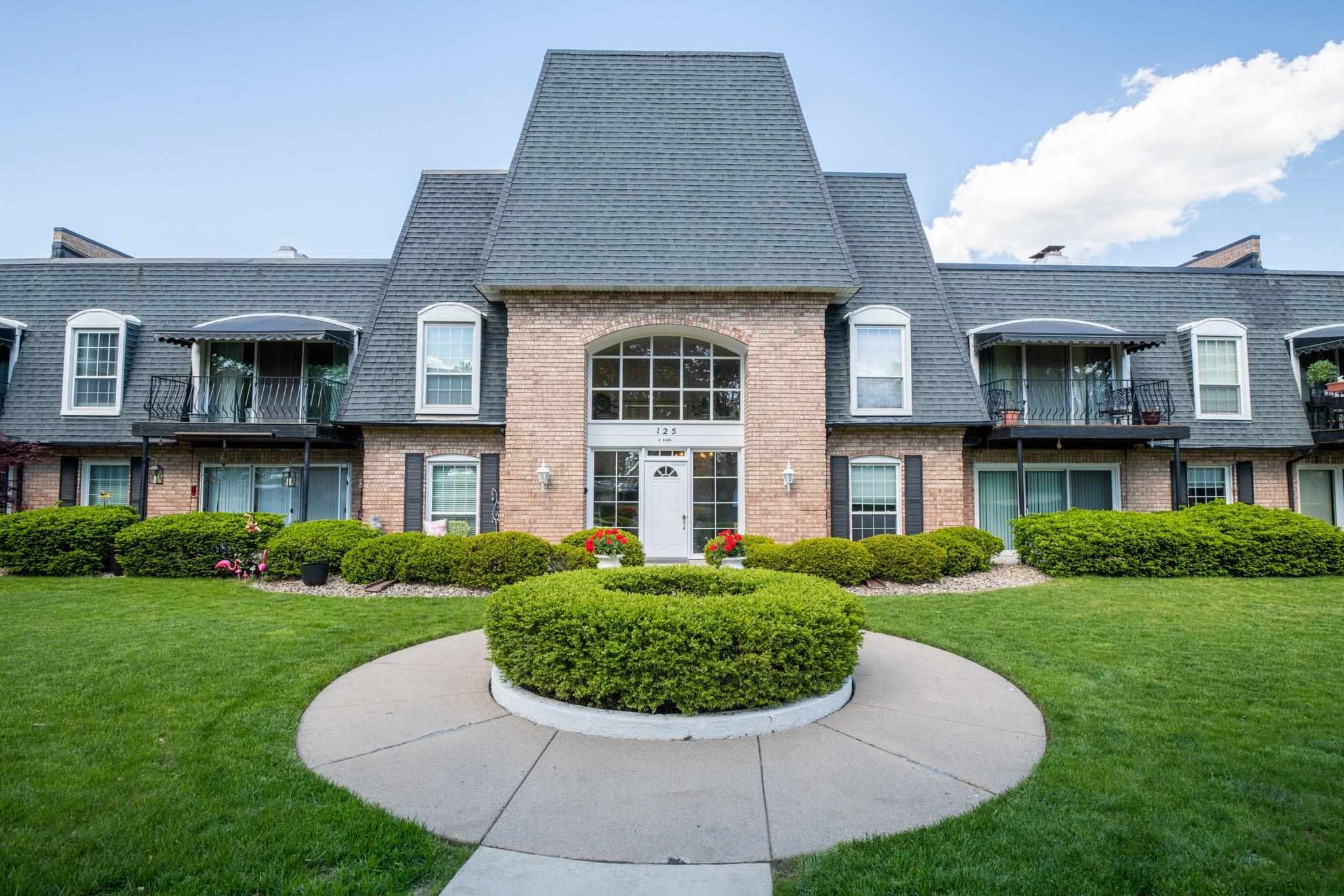 Property Photo: 125 E Glen IL 61614