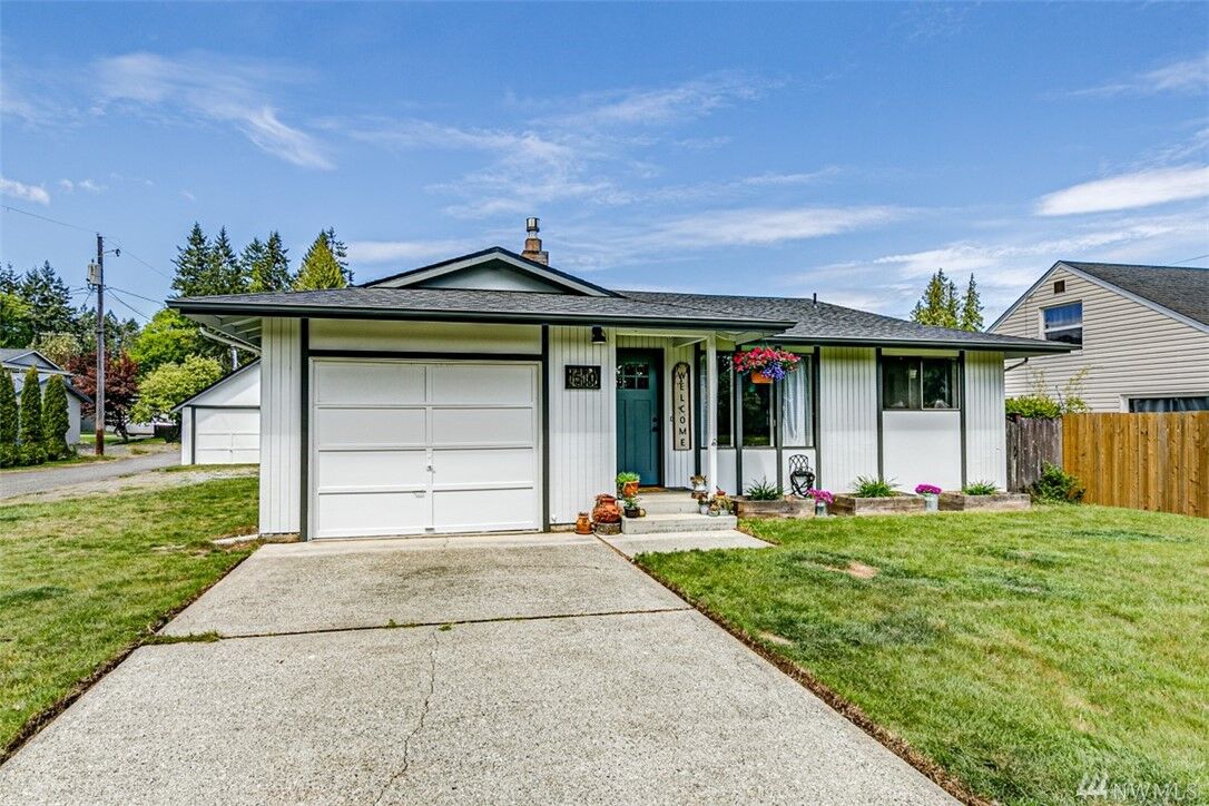 Property Photo: 1510 S Pine St WA 98362
