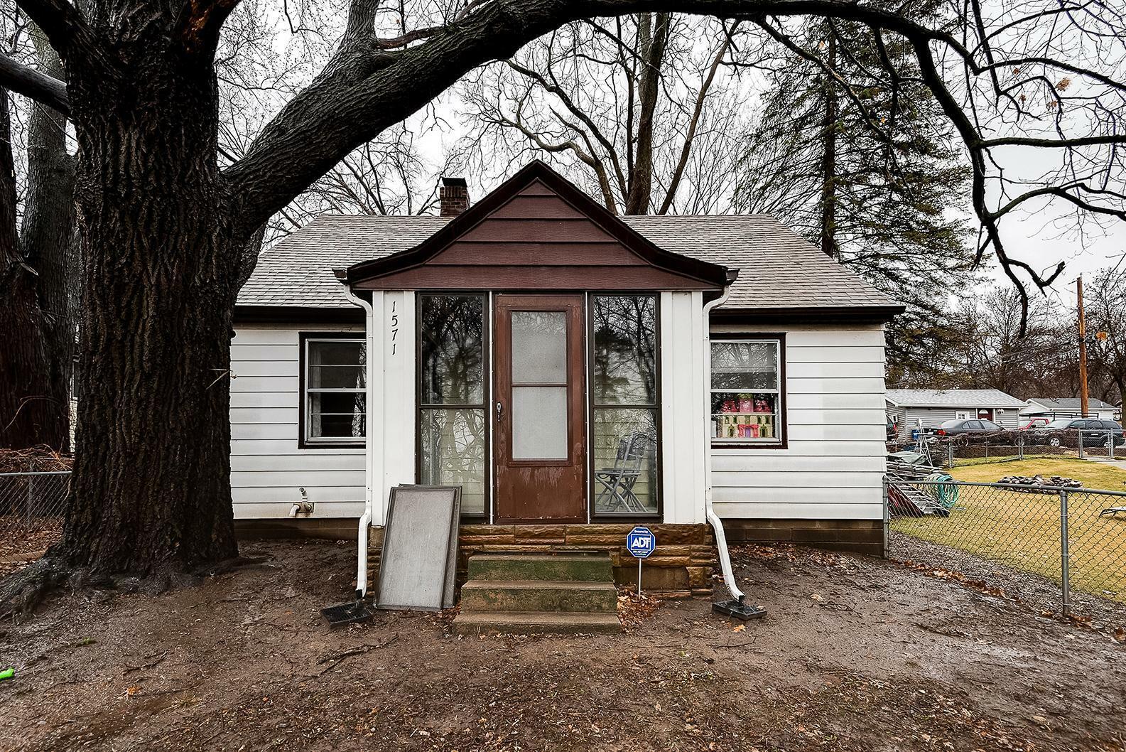 Property Photo:  1571 Motor Avenue  MN 55075 