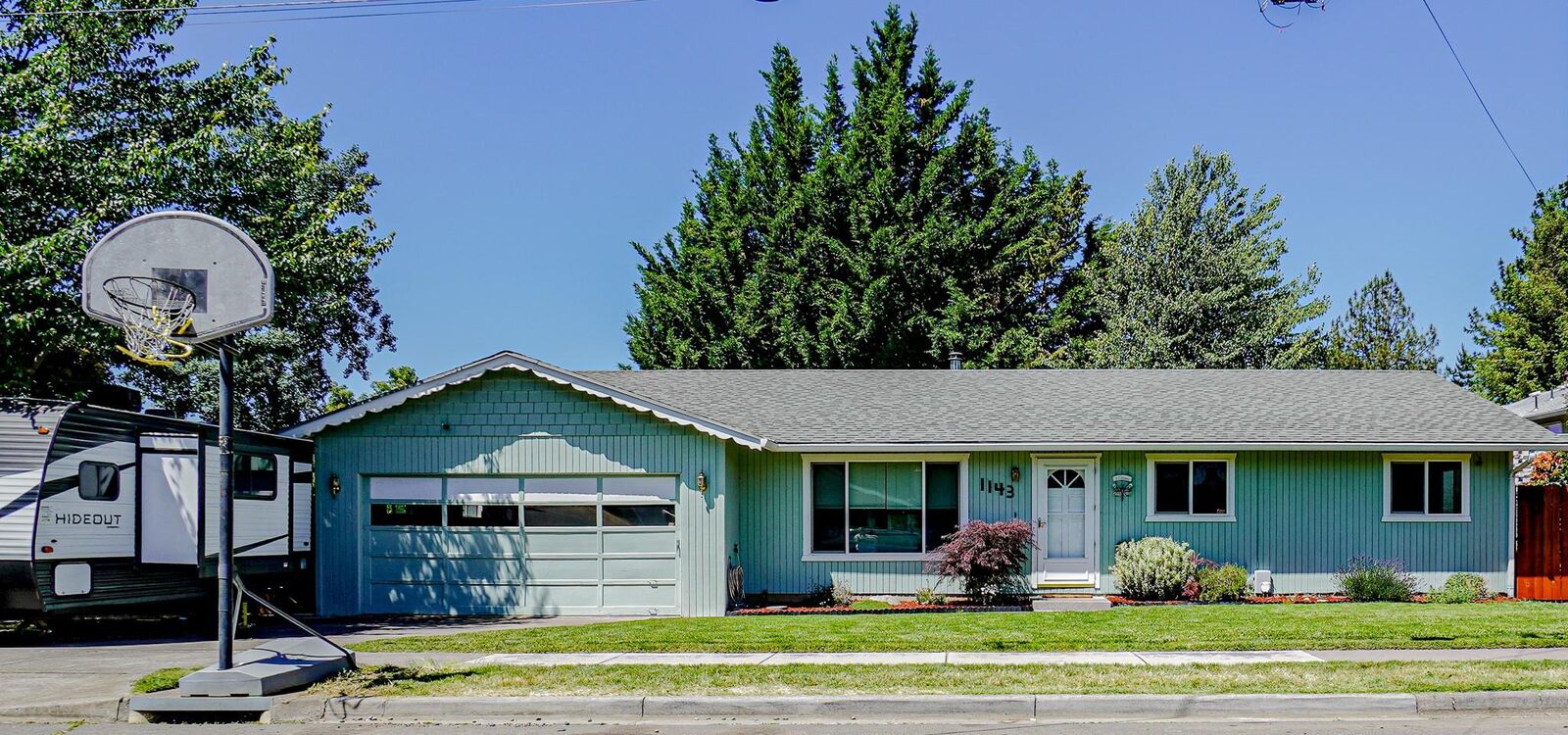 Property Photo:  1143 Wabash Avenue  OR 97504 