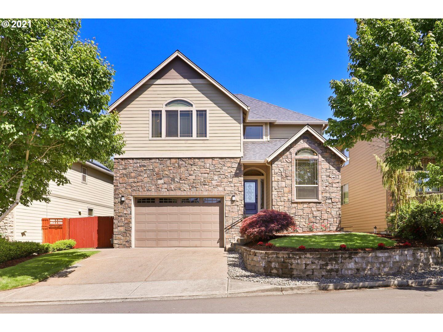 Property Photo:  1027 W Alder St  WA 98671 