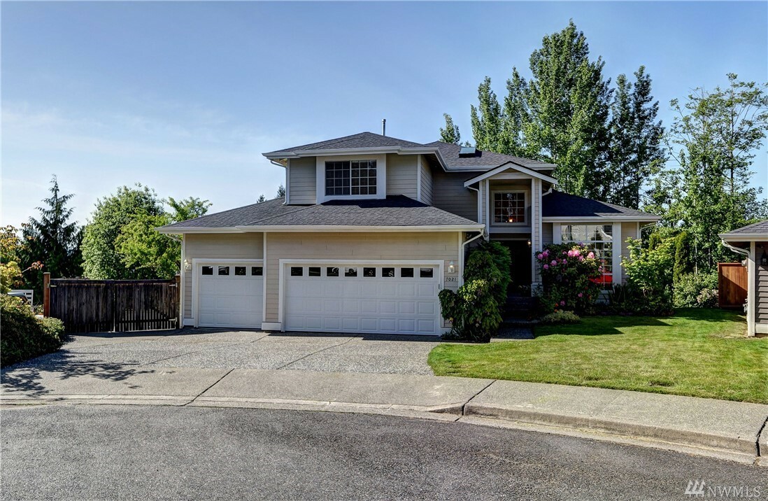 Property Photo:  7021 76th Dr NE  WA 98270 