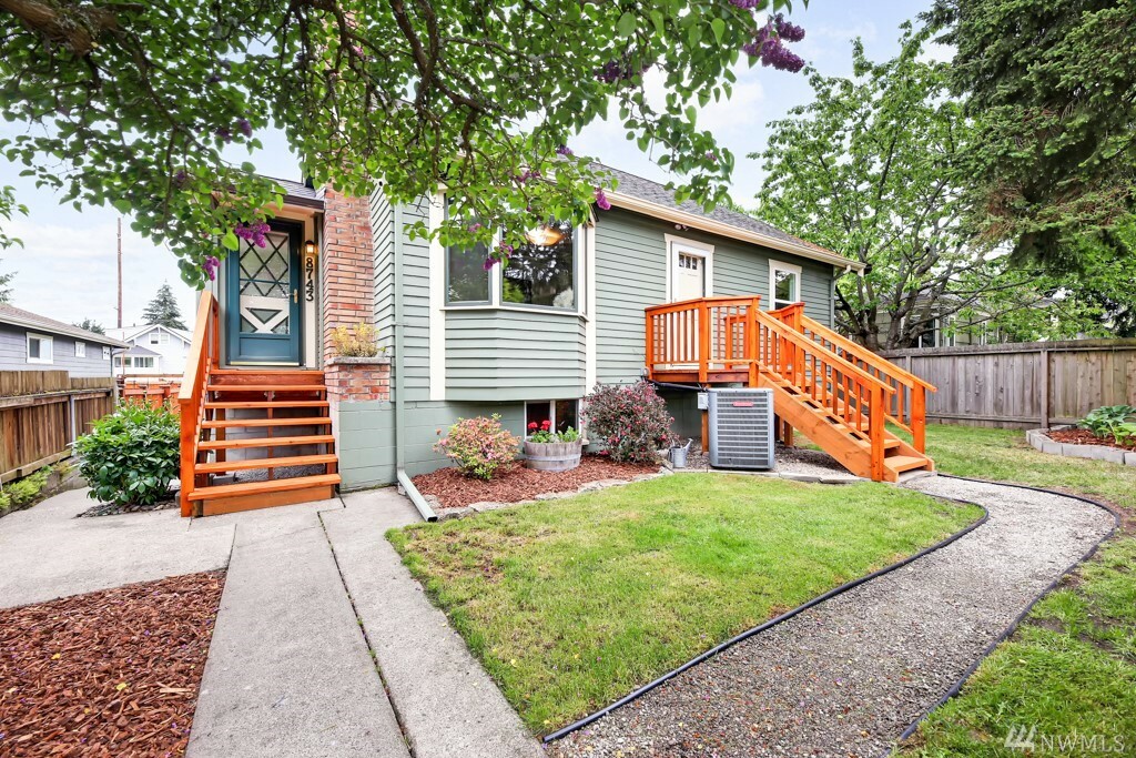 Property Photo:  8743 Palatine Ave N  WA 98103 