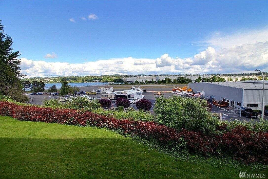 Property Photo: 11600 Rainier Ave S 202 WA 98178