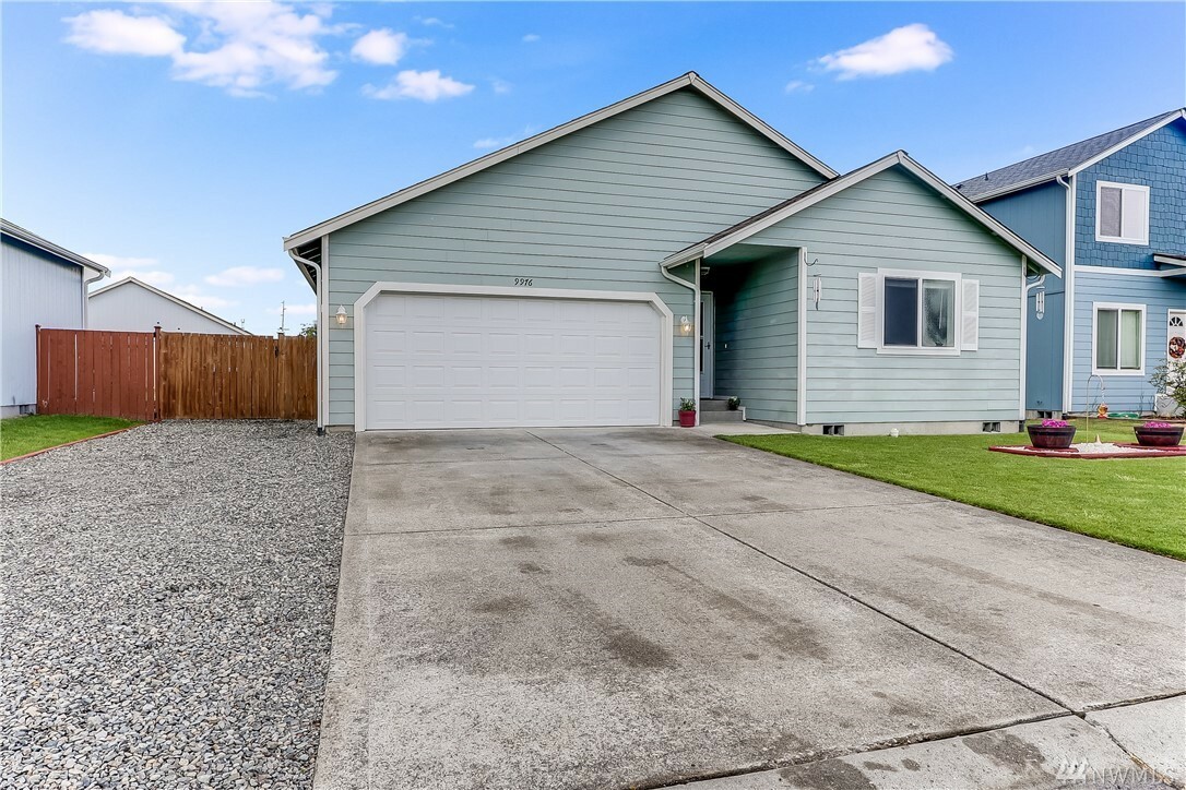 Property Photo:  9976 Greenleaf Lp SE  WA 98597 