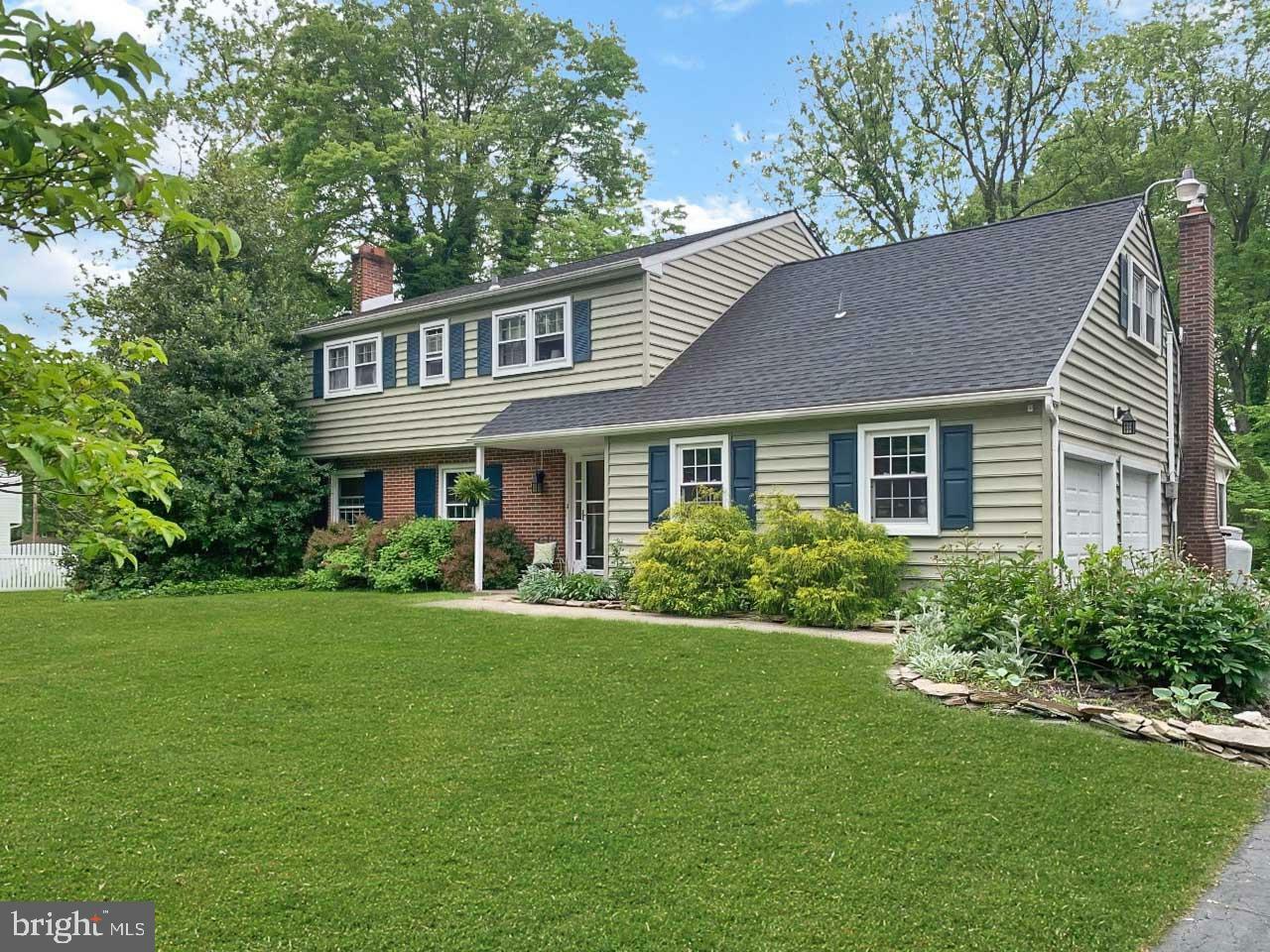 Property Photo: 209 Glendale Road PA 19086