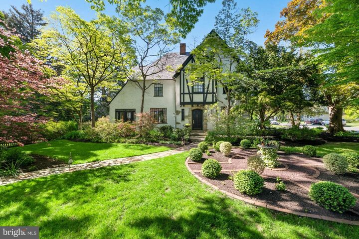 7 Symmes Court  Cranbury NJ 08512 photo