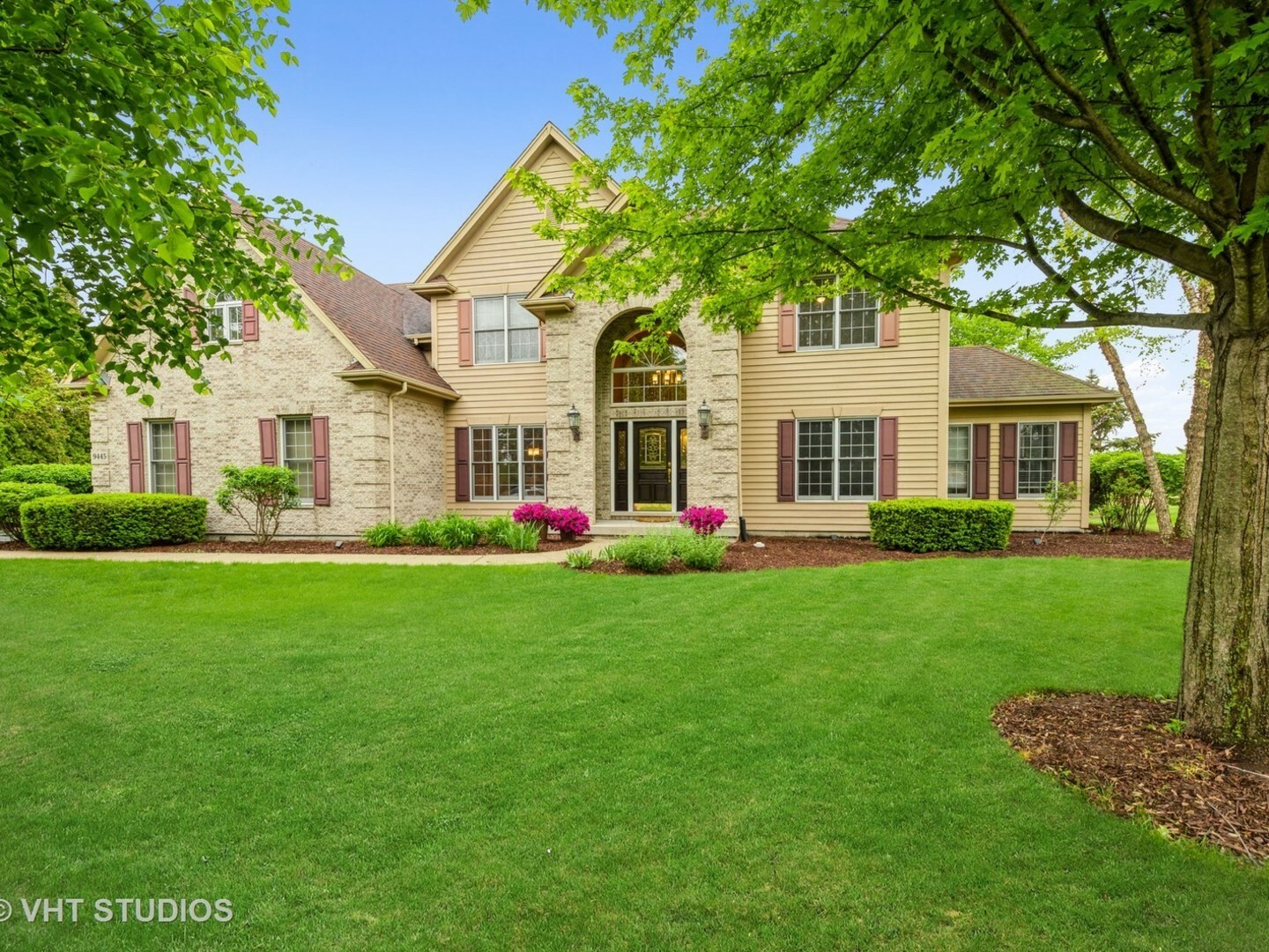Property Photo: 9445 Nicklaus Lane IL 60014