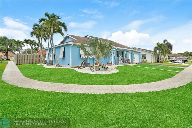 Property Photo:  8700 SW 52nd St  FL 33328 