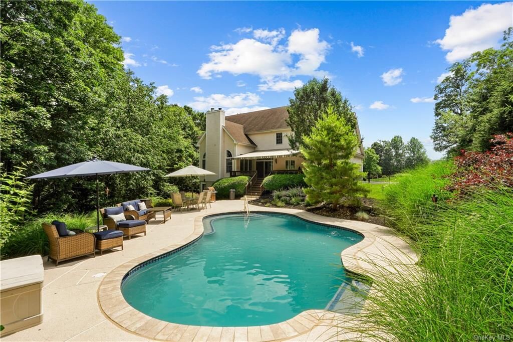 Property Photo:  34 James Court  NY 10541 