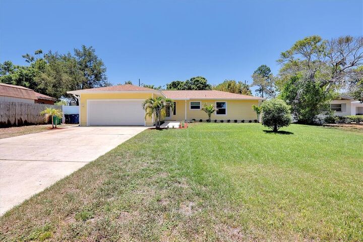 Property Photo: 8464 Ridgewood Circle FL 33772