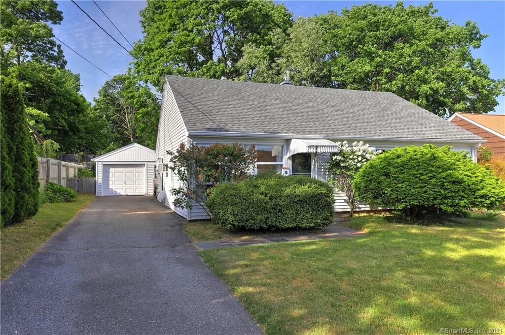 Property Photo: 23 Sparrowbush Lane CT 06460