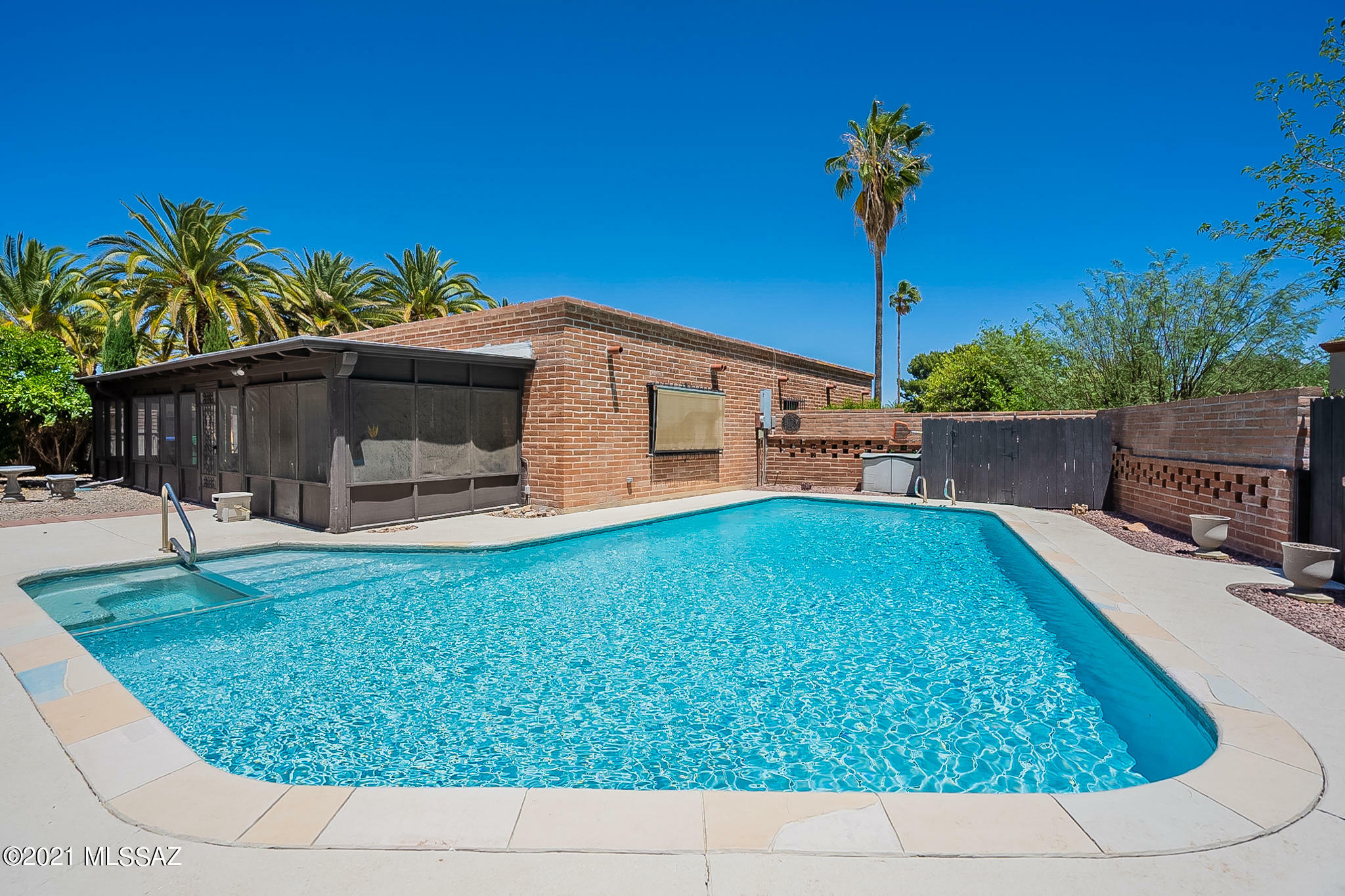 Property Photo:  220 N Abrego Drive  AZ 85614 