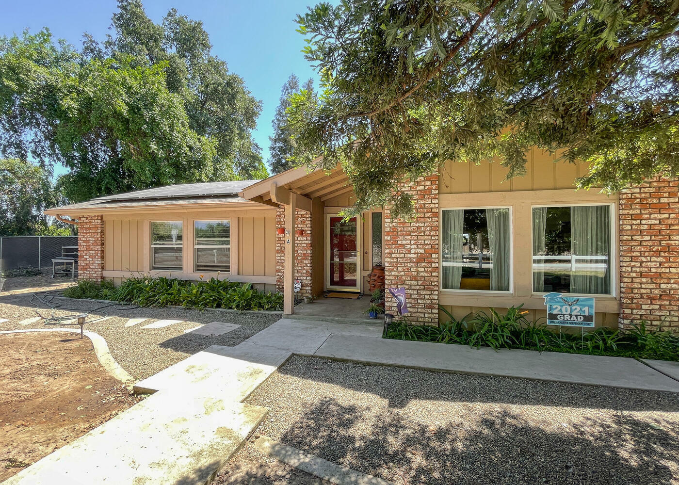 Property Photo:  12747 Ave 271  CA 93277 