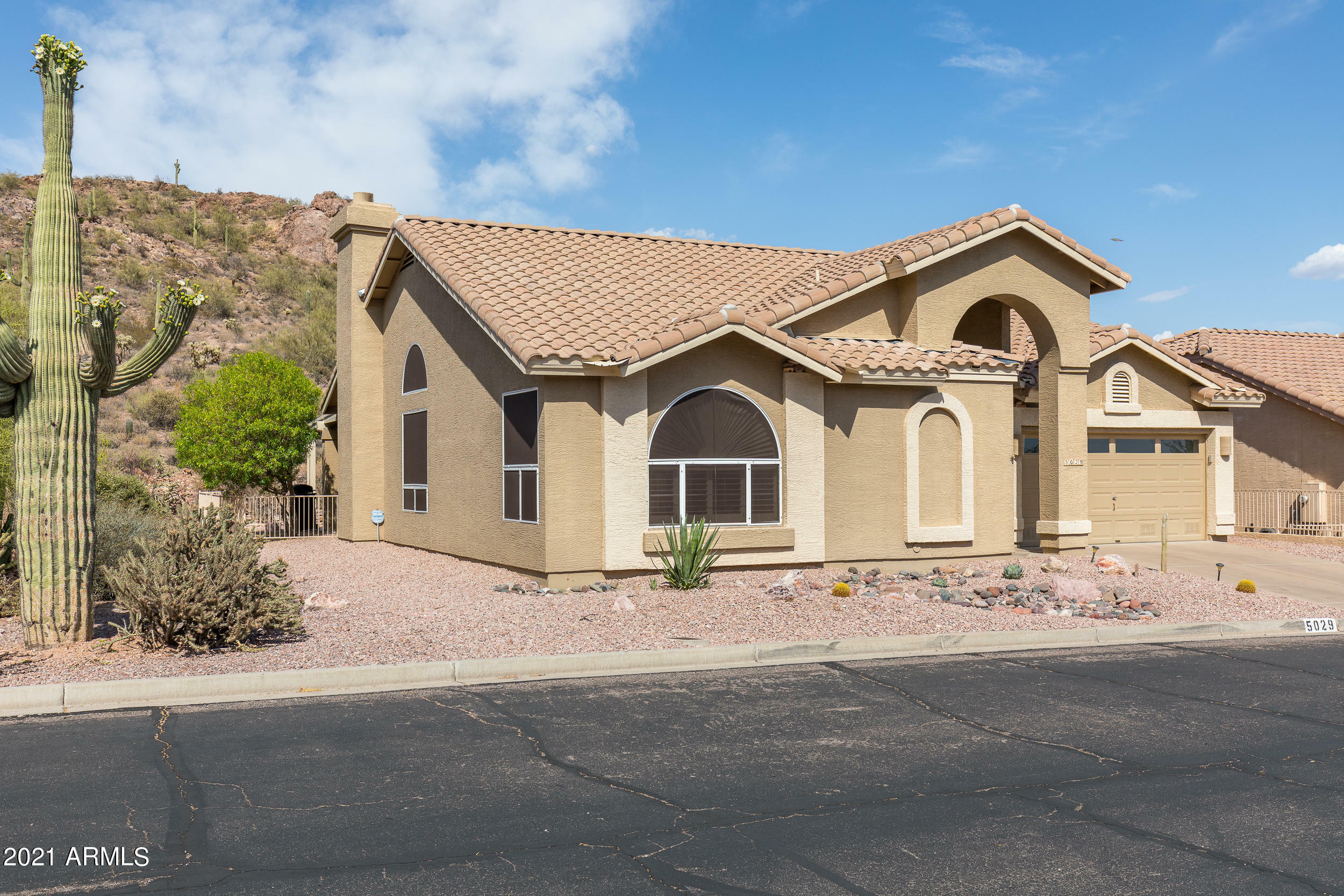 Property Photo: 5029 S Desert Willow Drive AZ 85118