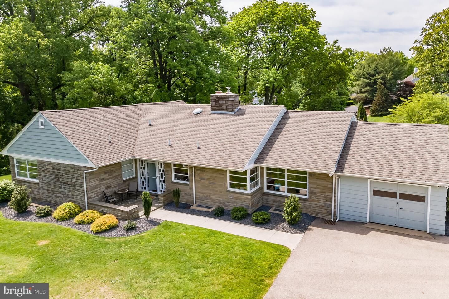 Property Photo:  906 S Providence Road  PA 19086 