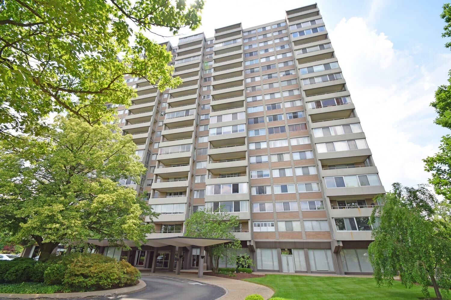 Property Photo: 2324 Madison Rd 1003 OH 45208