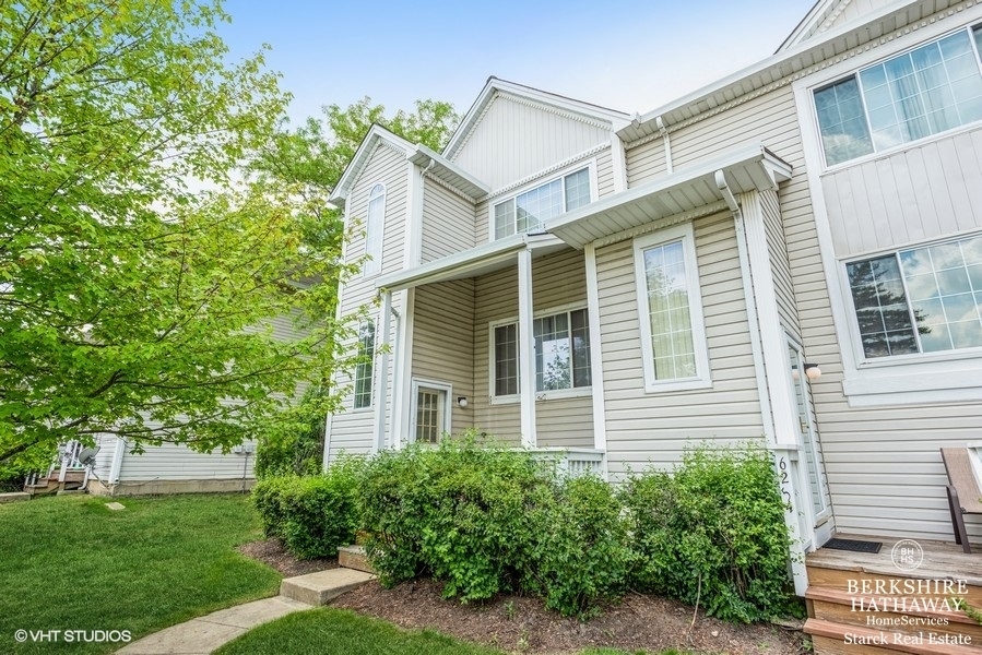 Property Photo:  6262 Nugget Circle  IL 60133 