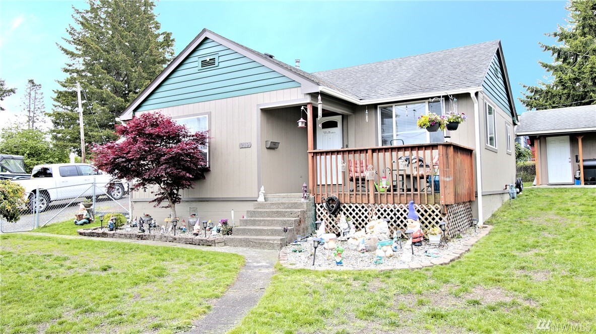 Property Photo: 219 Arcadia Ave WA 98584