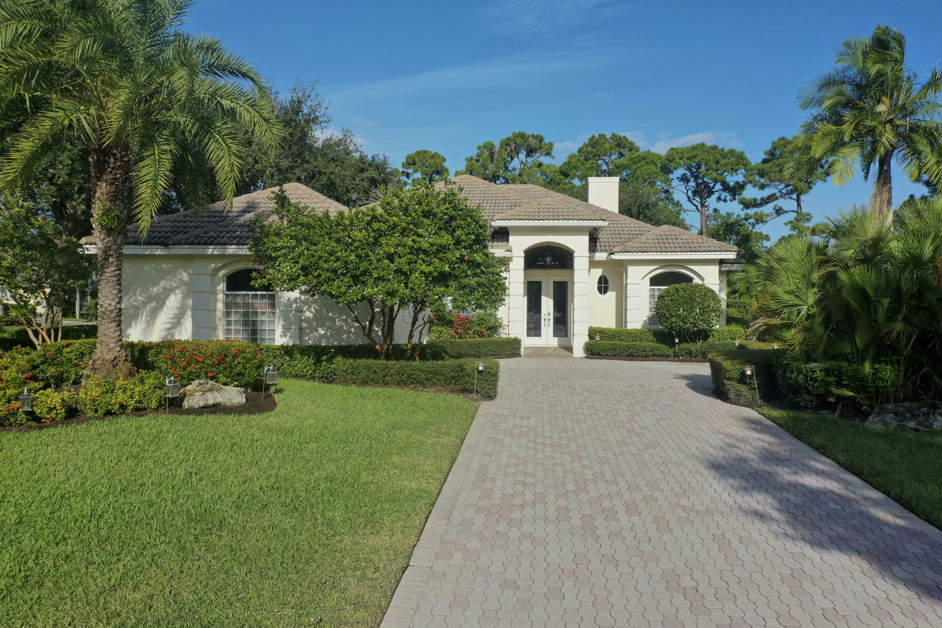 Property Photo:  8117 Alister Place  FL 34986 