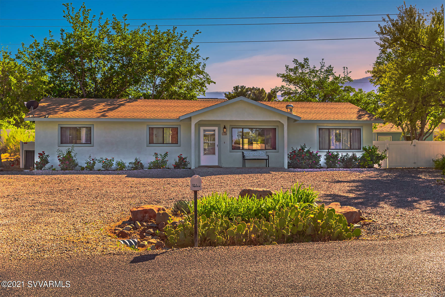 Property Photo:  1228 Pioneer Drive  AZ 86326 