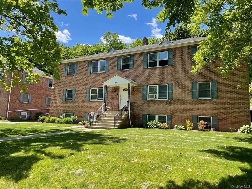 Property Photo:  190 Piermont Avenue 3N  NY 10960 