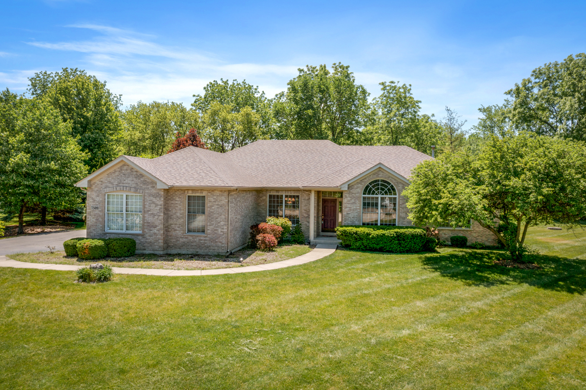 Property Photo: 7509 Timber Trail IL 60050