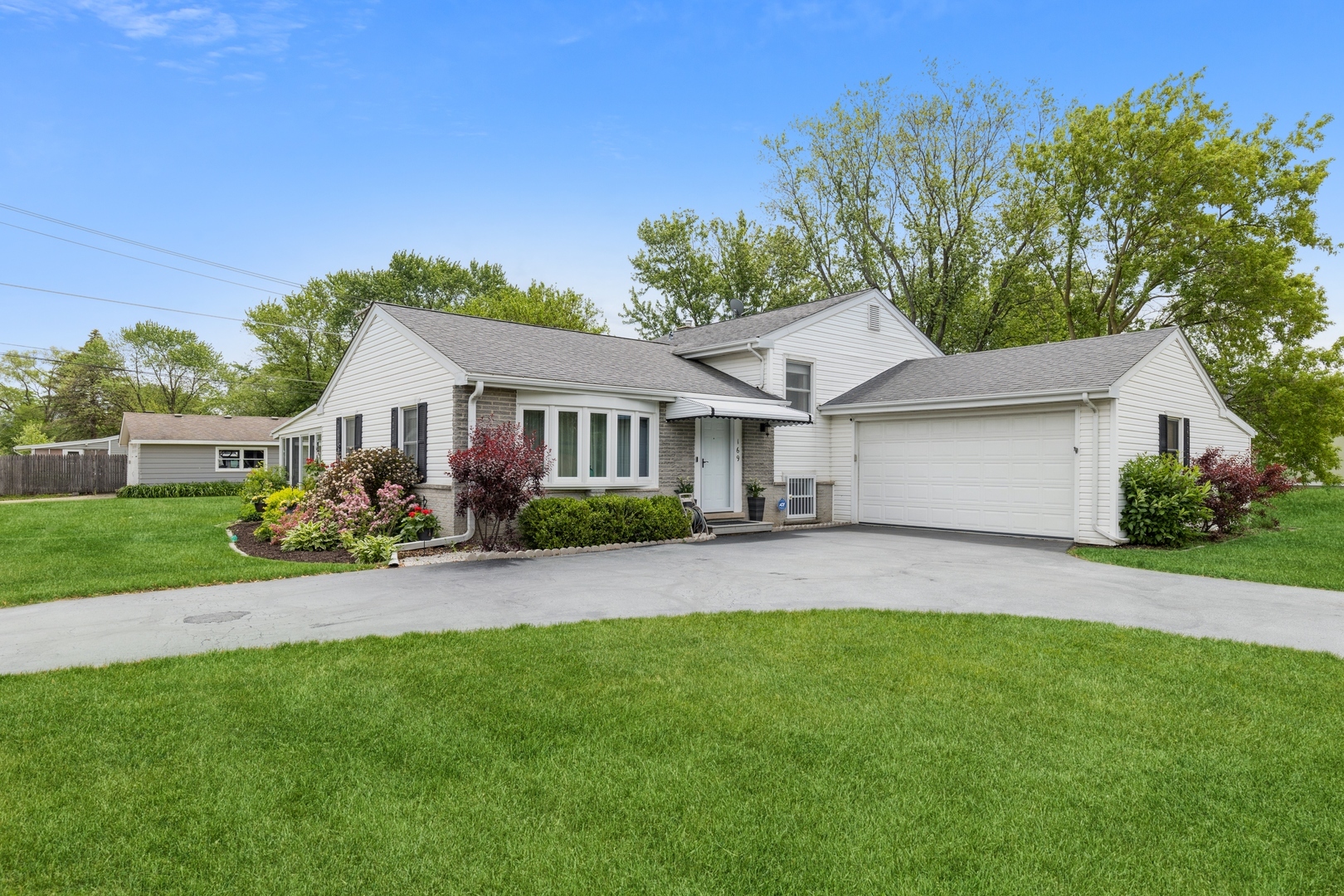 Property Photo:  169 N Midlothian Road  IL 60060 