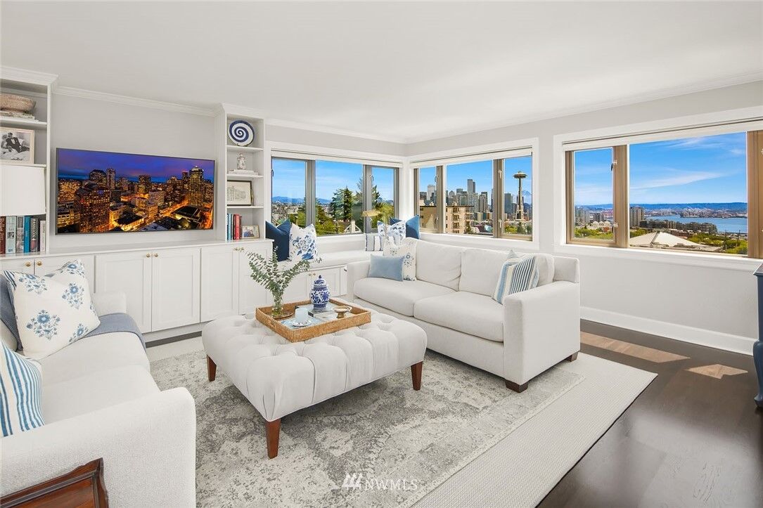 Property Photo:  7 Highland Drive 503  WA 98109 