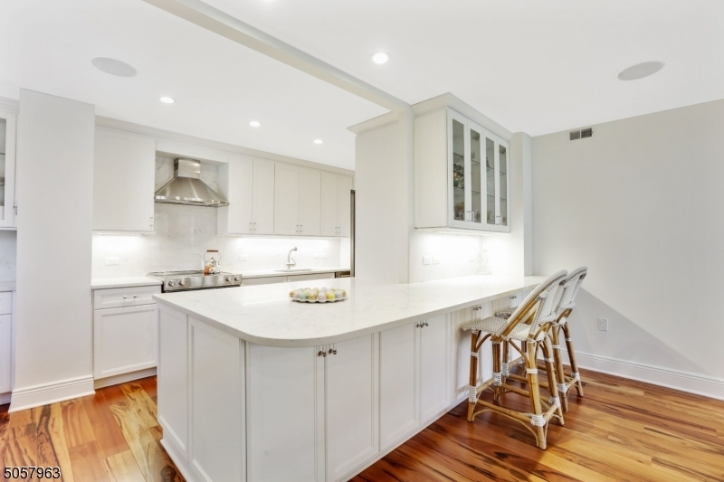 Property Photo: 1 Euclid Ave 3B NJ 07901