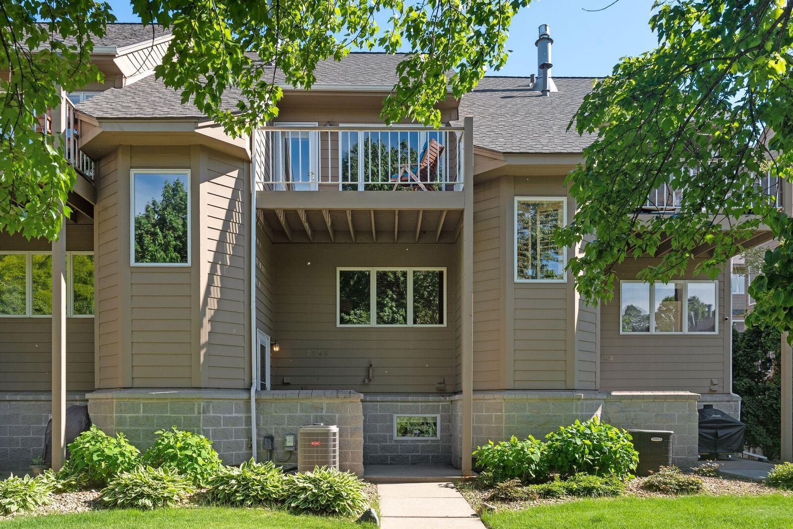 Property Photo:  2865 Kenwood Isles Drive  MN 55408 