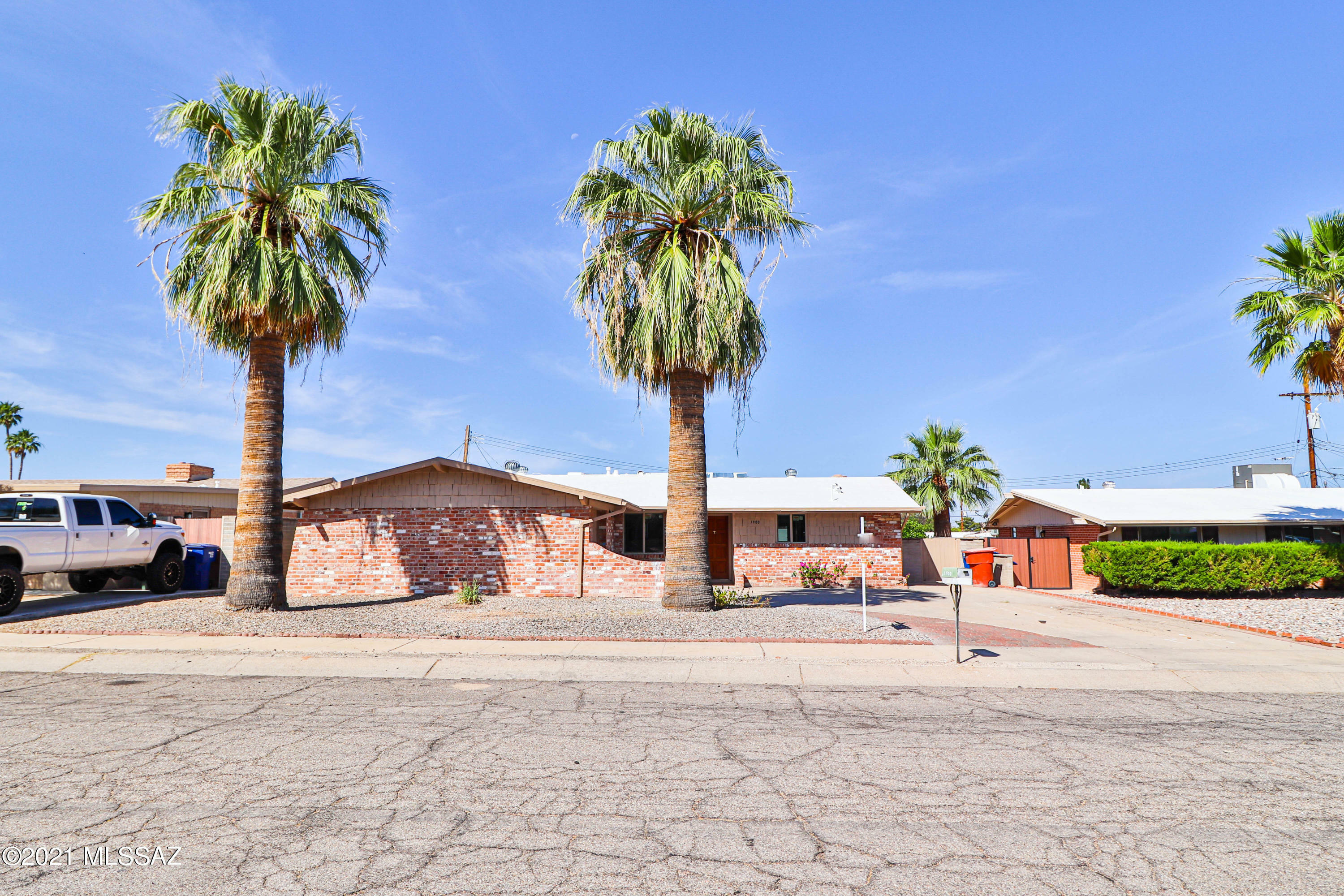 Property Photo:  1900 S Augusta Circle  AZ 85710 