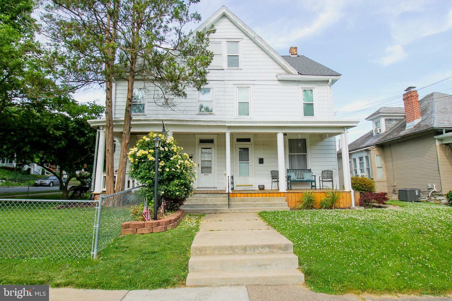 Property Photo:  63 N 10th Street  PA 17043 