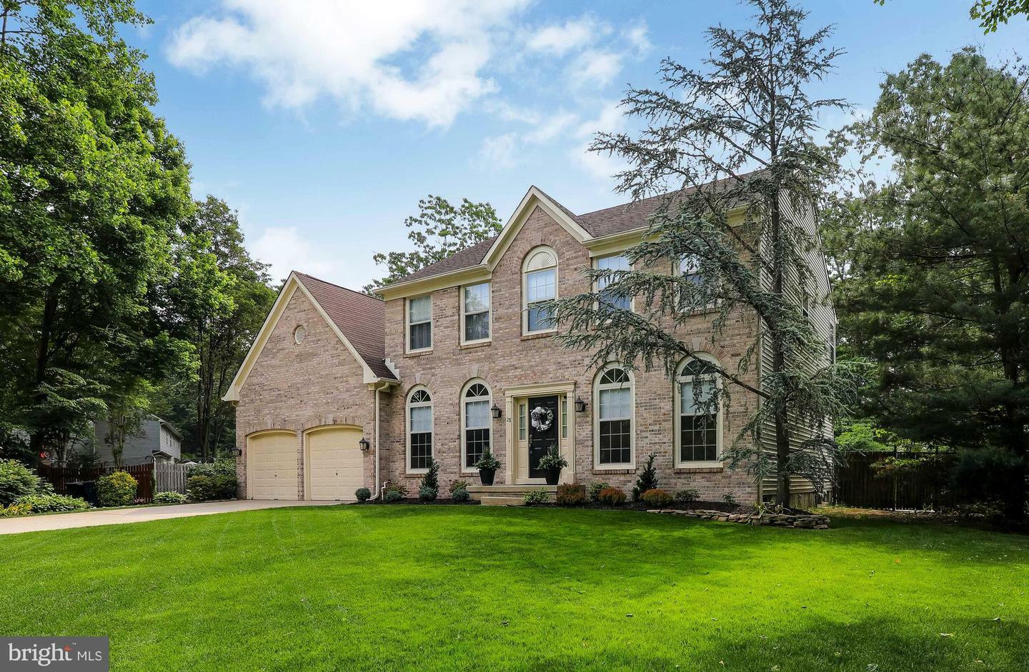 Property Photo:  28 Farmhouse Lane  NJ 08043 