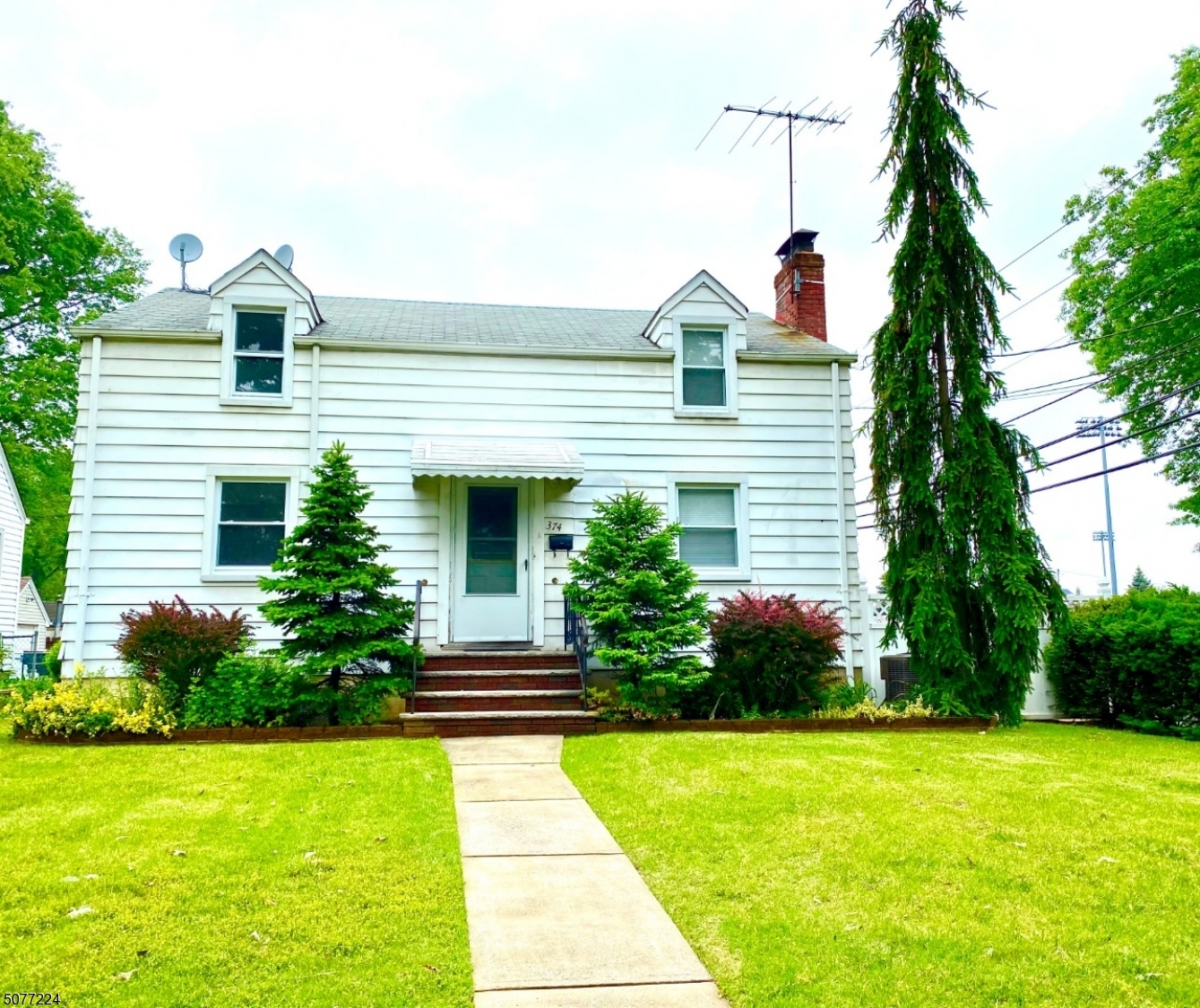 Property Photo:  374 Boulevard  NJ 07033 