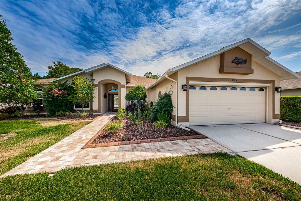 Property Photo:  1525 Winding Willow Drive  FL 34655 