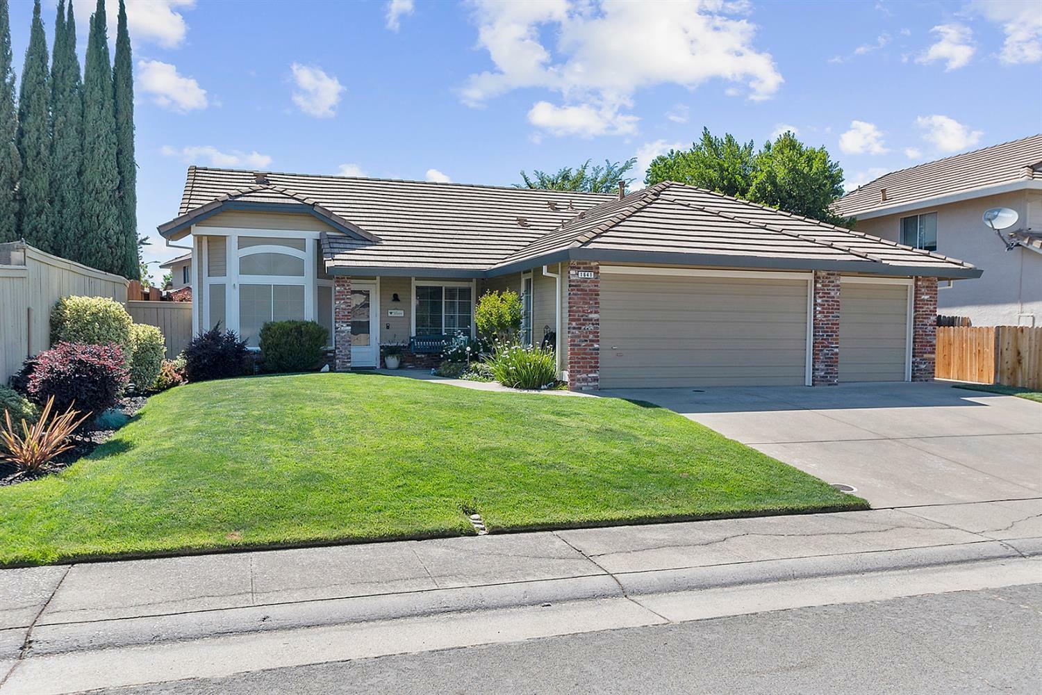 1641 Prentiss Drive  Roseville CA 95747 photo