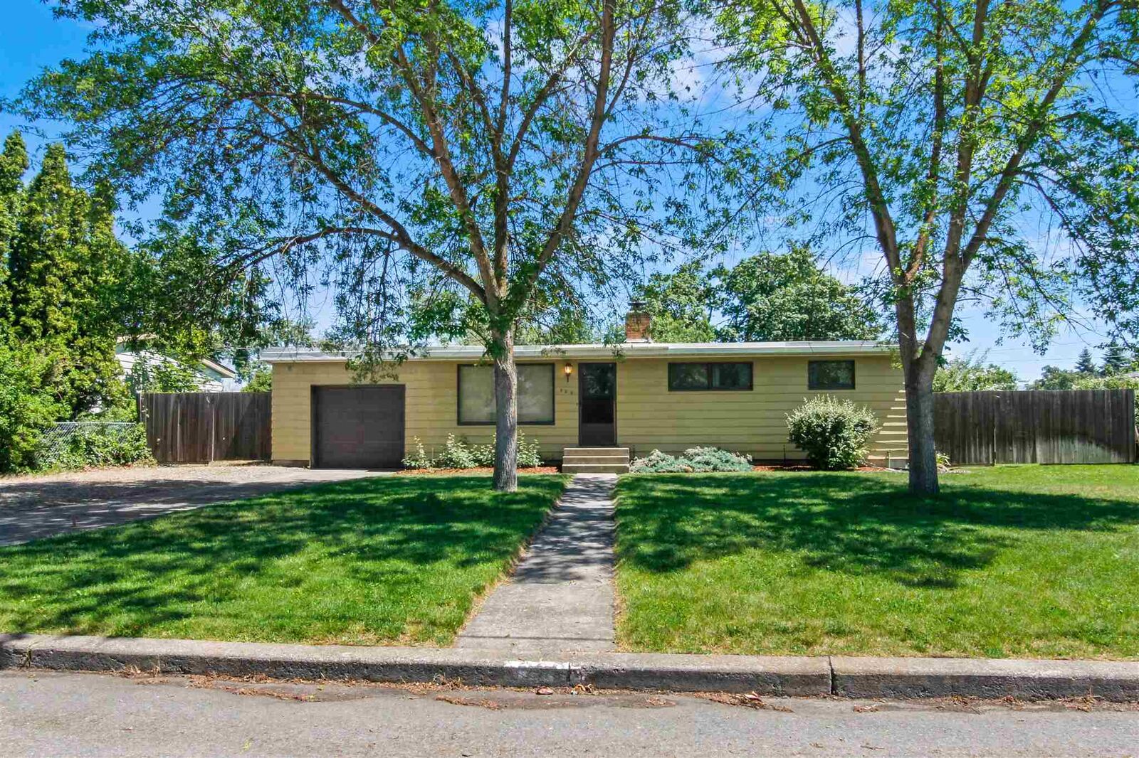 Property Photo: 920 N Progress Rd WA 99037-8503