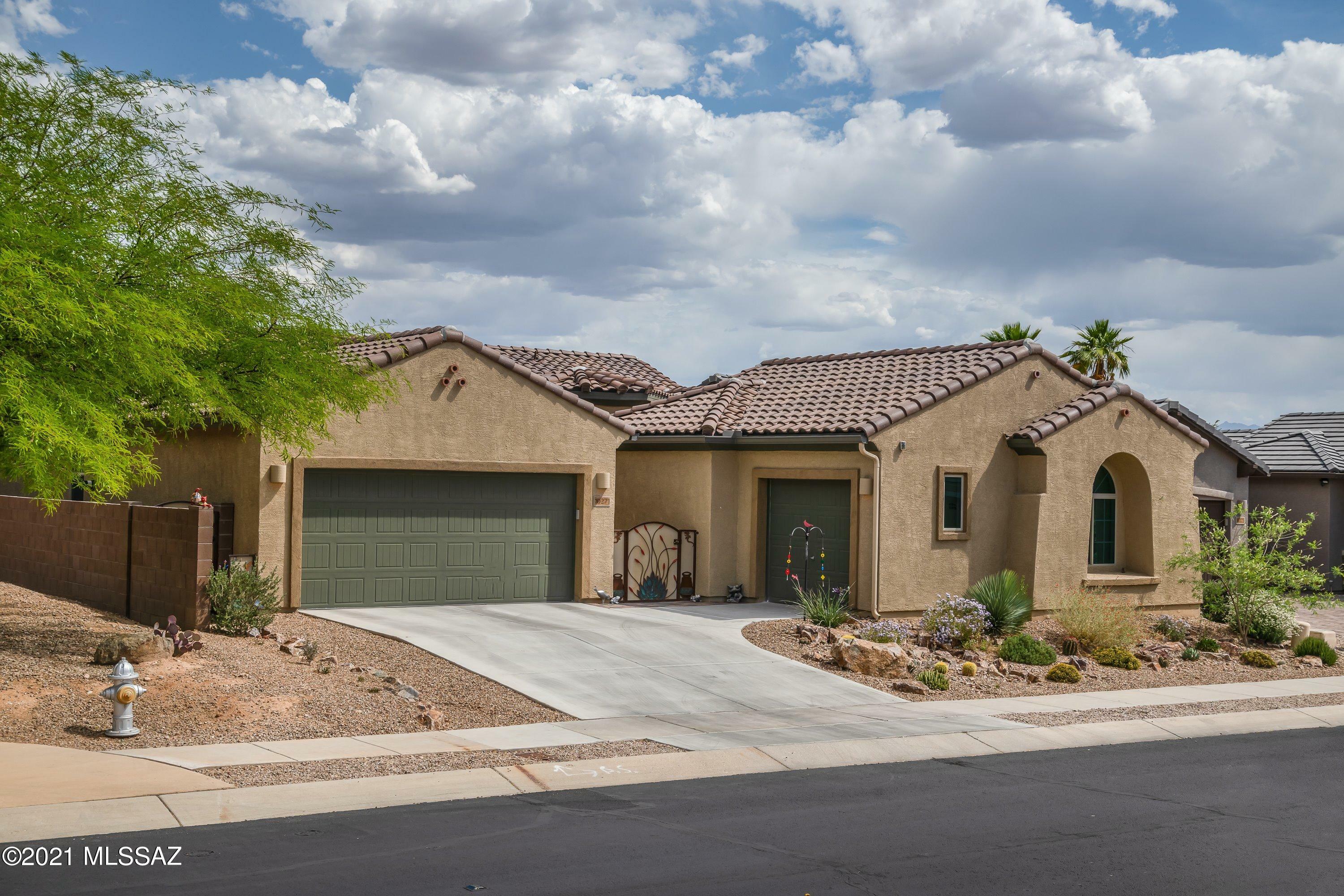 Property Photo: 10271 S Tea Wagon Way AZ 85641