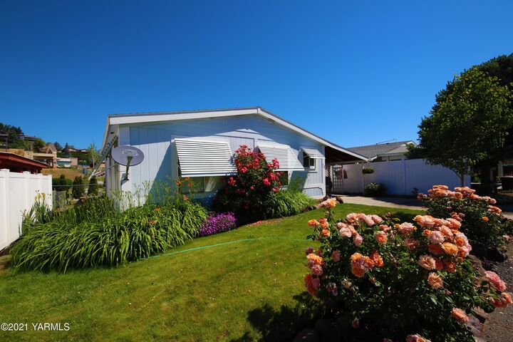 802 N 40th Ave 28  Yakima WA 98908 photo