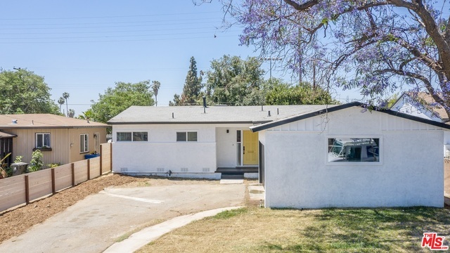 Property Photo:  8959   Mercedes Ave  CA 91331 