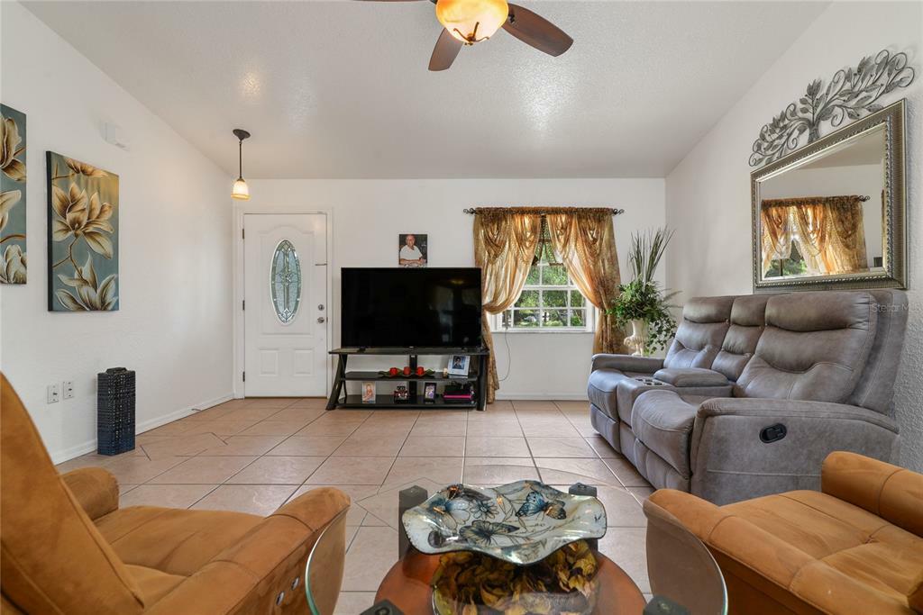 Property Photo:  1062 Cohassett Avenue  FL 33853 