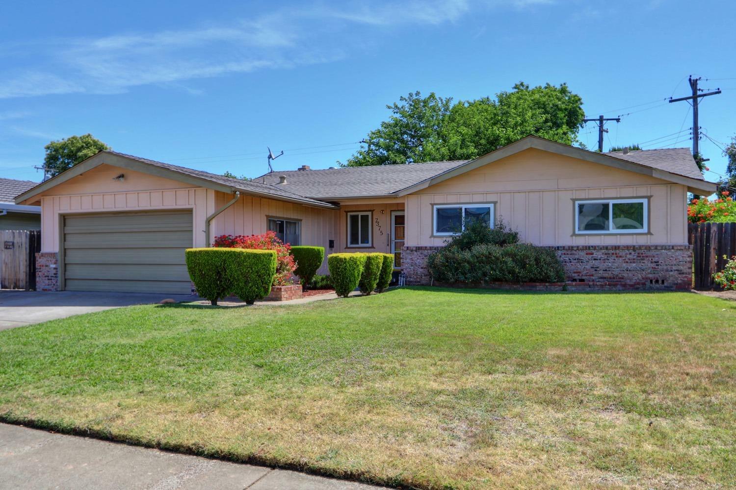 Property Photo:  7375 Putnam Way  CA 95822 