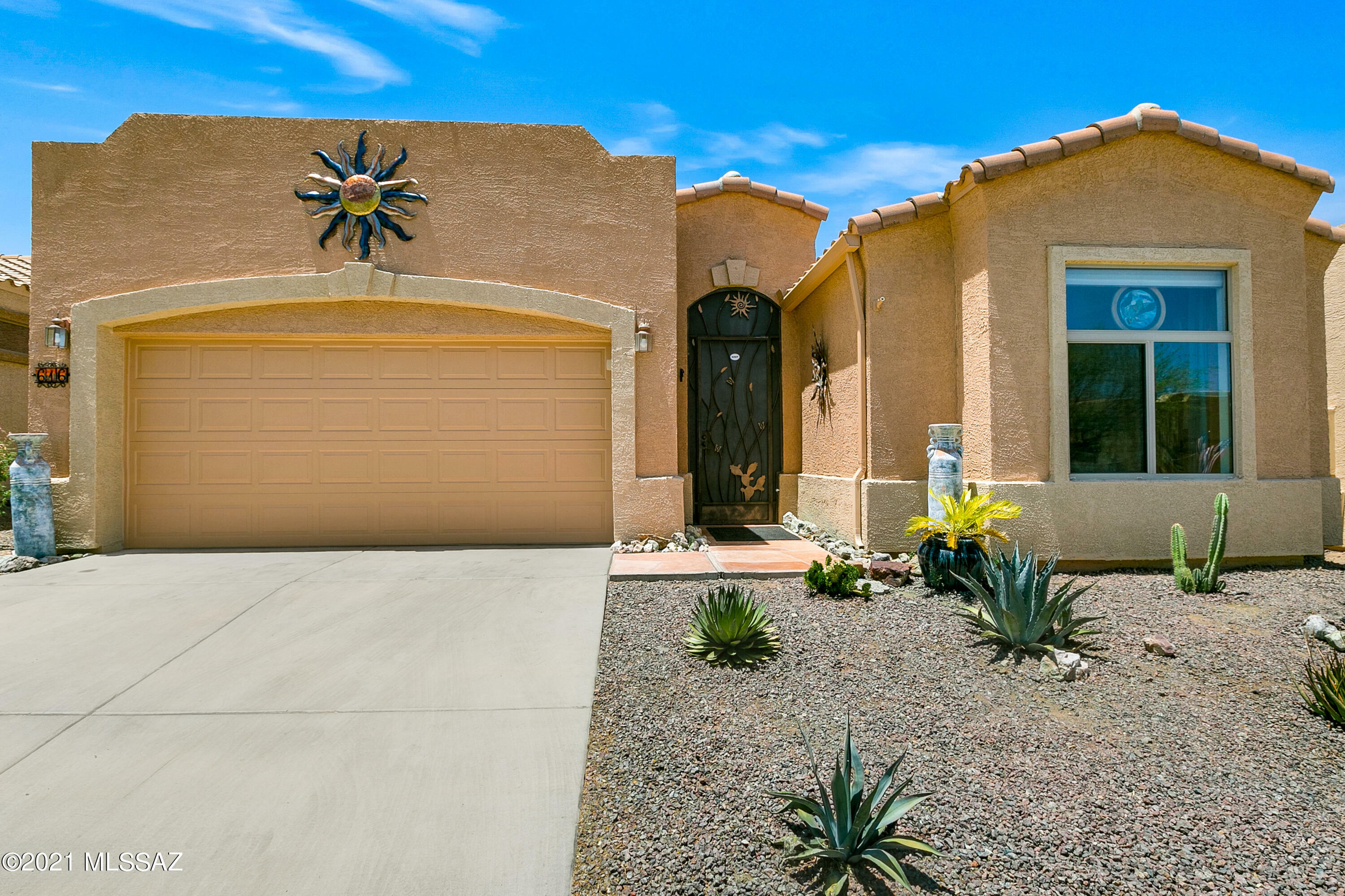 Property Photo:  616 W Knotwood Street  AZ 85614 