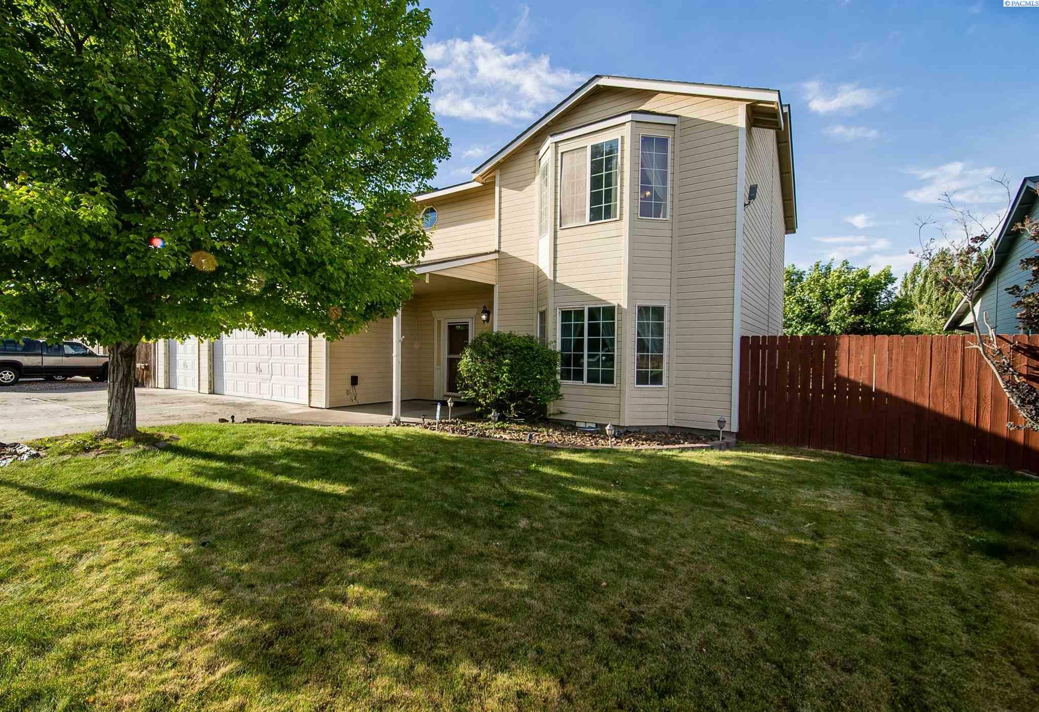 Property Photo:  1016 W 37th Pl.  WA 99337 