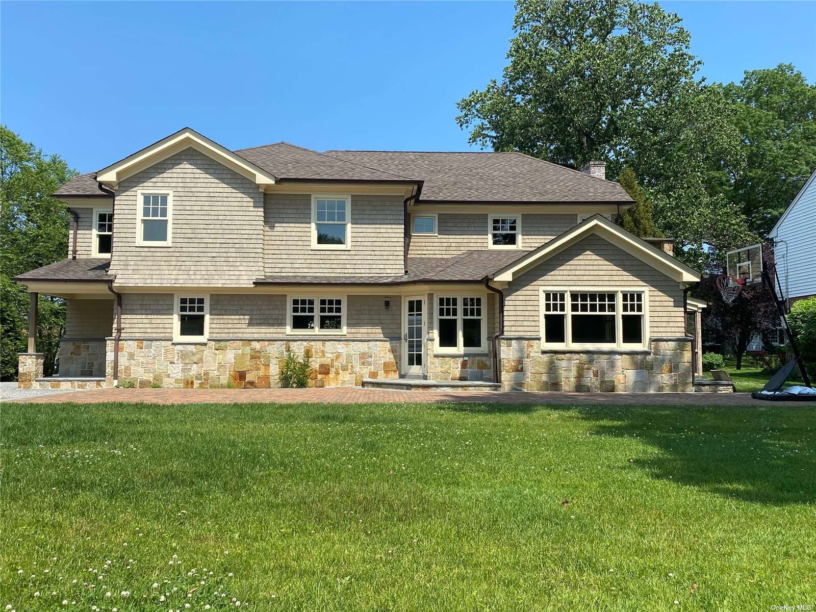 Property Photo:  33 Meritoria Drive  NY 11596 