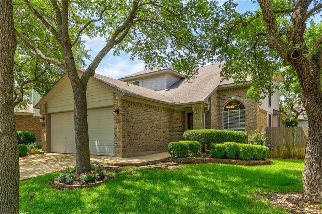 Property Photo: 8427 Dulac Drive TX 78729