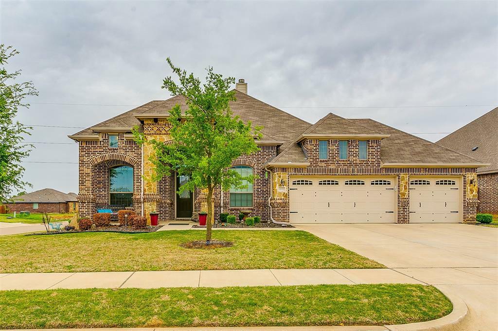 Property Photo:  1172 Sapphire Lane  TX 76058 